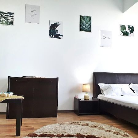 Lakeview Flats Summerland Mamaia Esterno foto